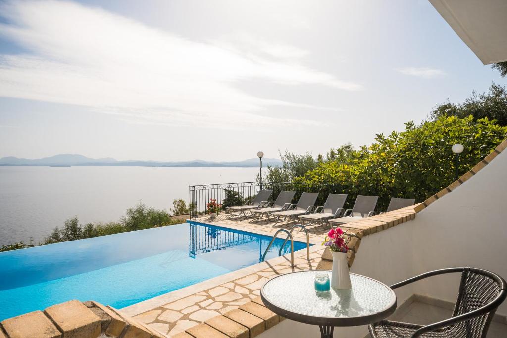 konnect.gr Four Bedroom Villa Eleni 1