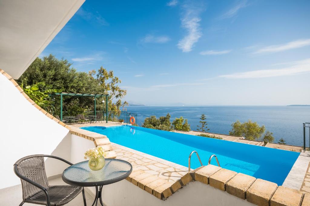 konnect.gr Four Bedroom Villa Eleni 6